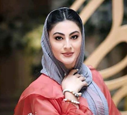  مریم مومن 