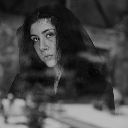  یگانه محمدی 